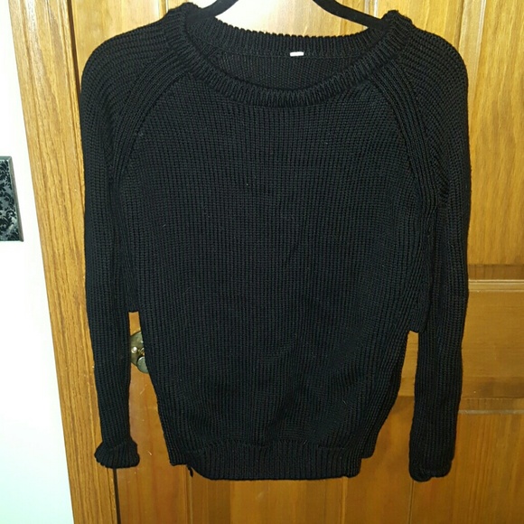 Lululemon black thick wool sweater