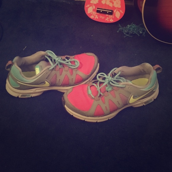 Nike running shoes - Picture 1 of 1