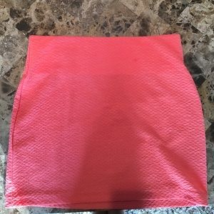 BCBG high waisted skirt. Color:Peach