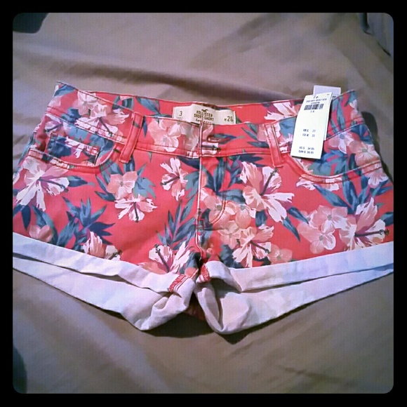 Hollister Floral Low Rise Short-Short Sz 3
