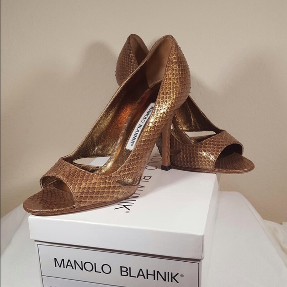 Manolo Blahnik AUTHENTIC Gold Snakeskin Pumps! - Picture 2 of 8