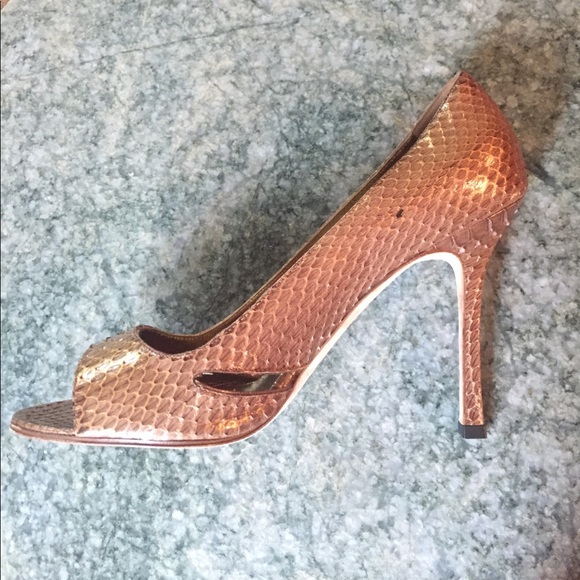 Manolo Blahnik AUTHENTIC Gold Snakeskin Pumps! - Picture 6 of 8