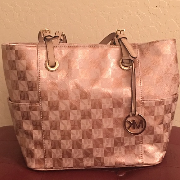 Michael Kors Jet Set Tote