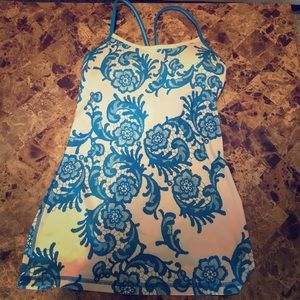 Lululemon tank top with built in bra.