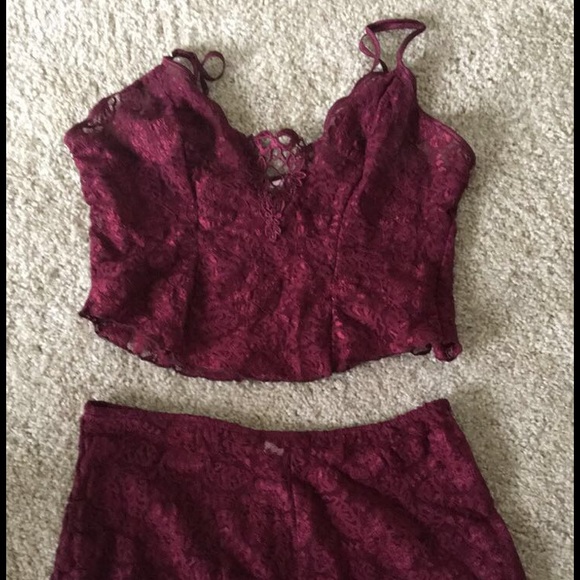 Maroon lace set