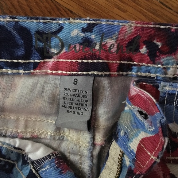 Floral patterned pants - Picture 2 of 2