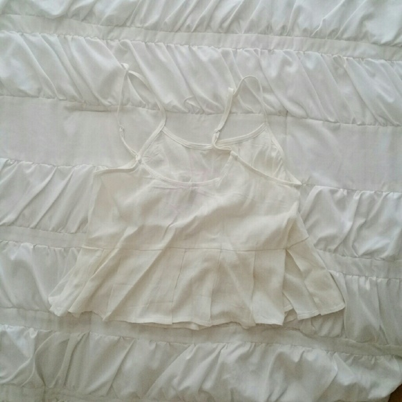 NWT Cream peplum loose fitting tank top - Picture 2 of 3