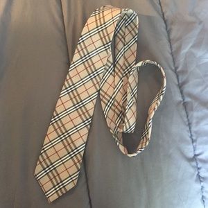 MENS BURBERRY TIE- Price drop 🍾🍾🍾🍾❌⭕️❌⭕️