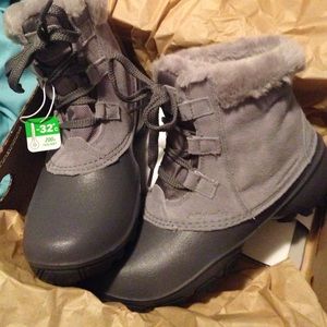 Columbia snow boots