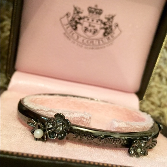 Juicy Couture Flower Hinged Bracelet