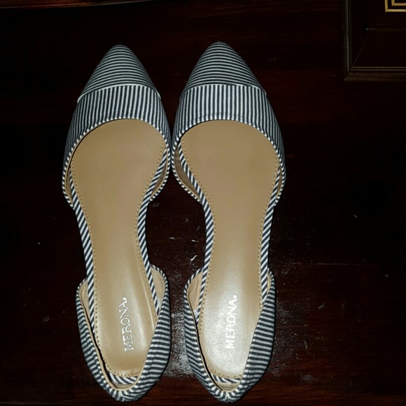 Striped pointed flats