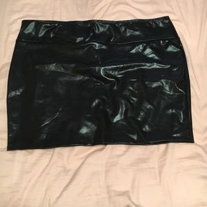 Size 1/2 torrid faux leather skirt