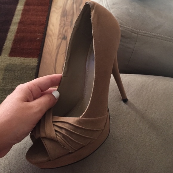 Nude heels - Picture 3 of 3