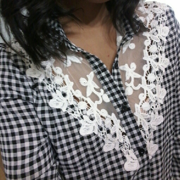 LACEY CHIFFON CHECKER TOP - Picture 5 of 7