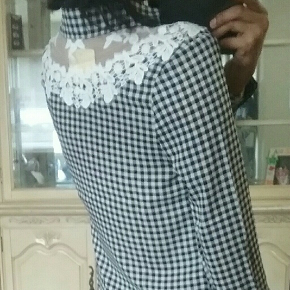 LACEY CHIFFON CHECKER TOP - Picture 6 of 7