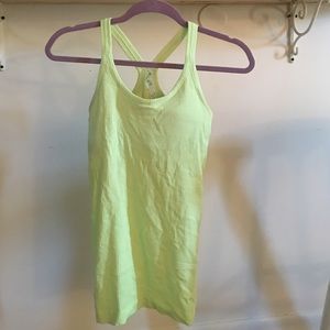 💚LULULEMON Racerback Tank with removable cups!💚