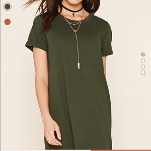 ✨SALE✨Green cuffed sleeve dress