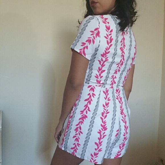 WHITE FUCHSIA LEAF PRINT ROMPER - Picture 3 of 3