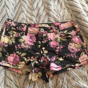 Floral pattern Jean shorts