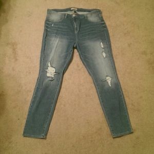 Size 20 Charlotte Russe plus refuge legging.