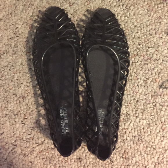 black jelly sandals