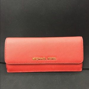 Michael Kors Jet Set Travel Wallet