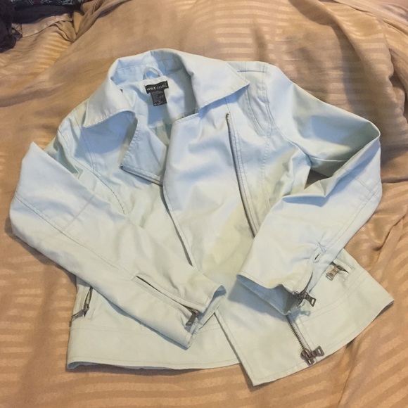 Jacket - Picture 1 of 3