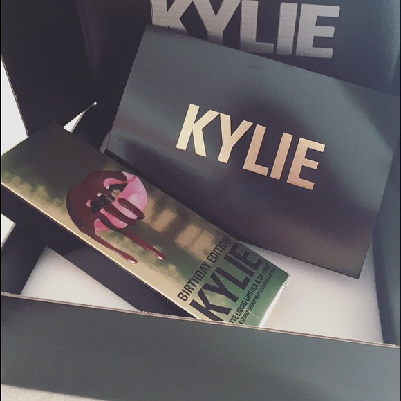 Kylie leo lipkit with box and card