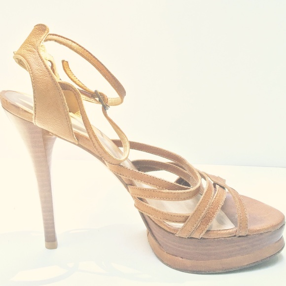 Stuart Weitzman tan strappy heels