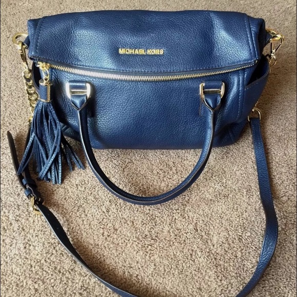 🚨HELP DOES ANYONE HAVE THIS PURSE?Weston satchel