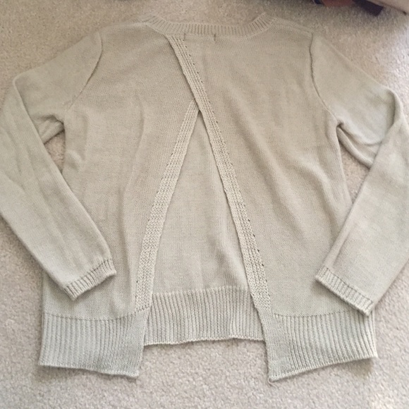 Open back sweater - Picture 2 of 3