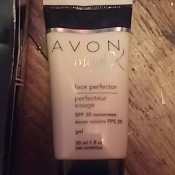 Avon magic face perfector - Picture 2 of 2