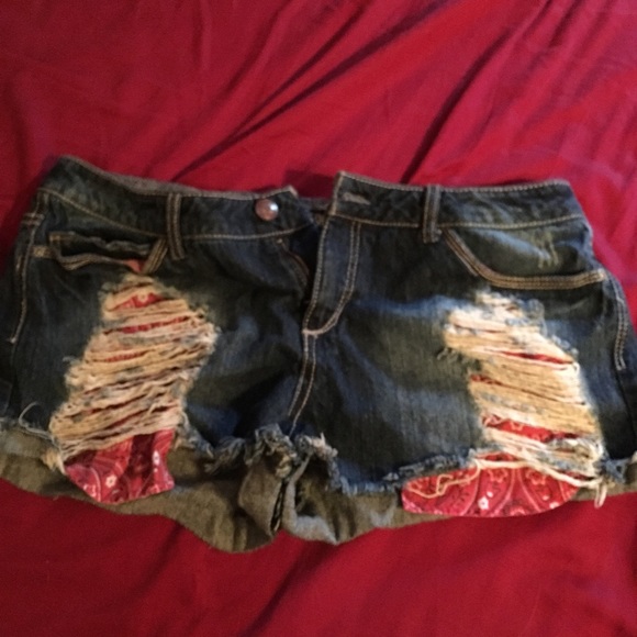 Ripped jean shorts with bandana pocket detail