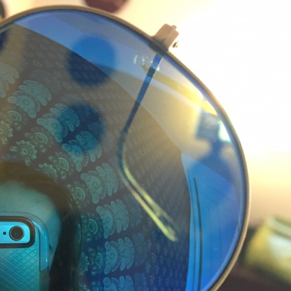 Blue mirriored Ray bans - Picture 2 of 4