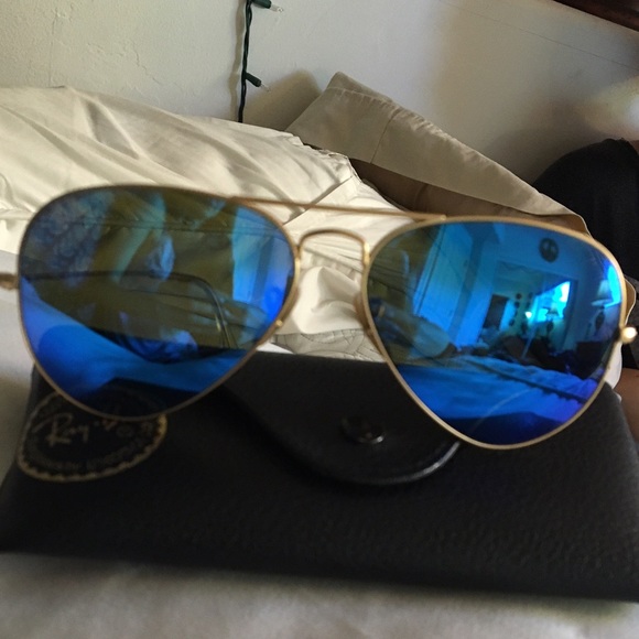 Blue mirriored Ray bans - Picture 3 of 4