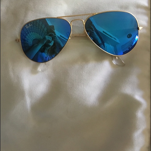 Blue mirriored Ray bans - Picture 4 of 4