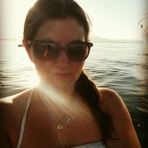 Meet your Posher, Amy joy