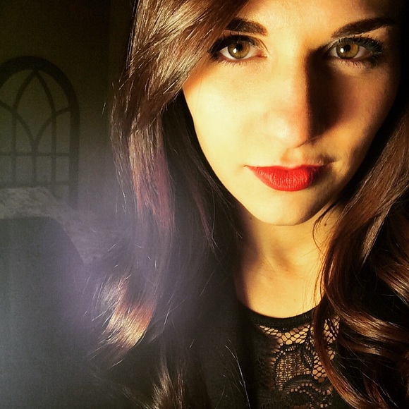 Meet your Posher, Hannah - Picture 3 of 4