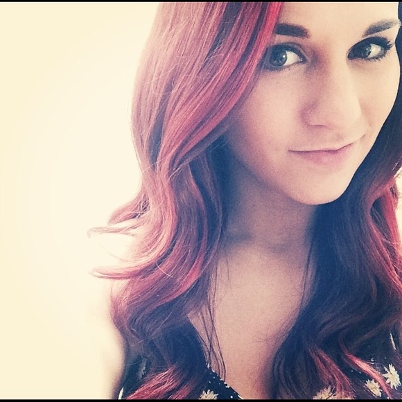 Meet your Posher, Hannah - Picture 4 of 4