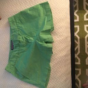 Green vineyard vines shorts