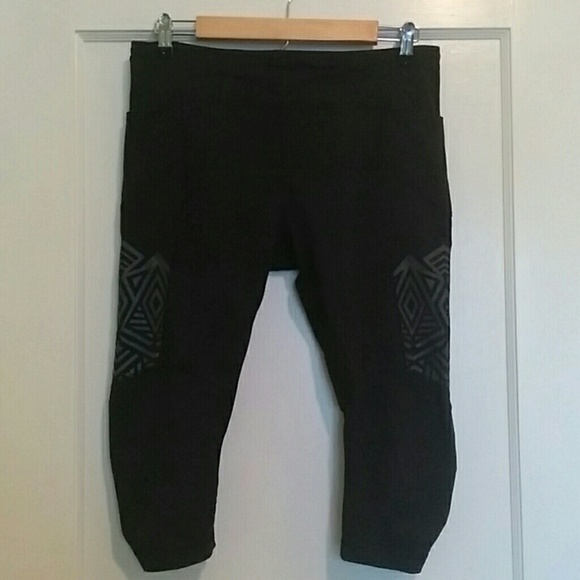 Lululemon Stash It Crops