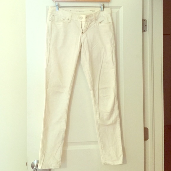Levis white skinny jeans