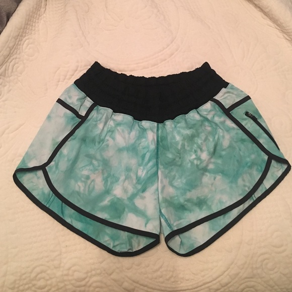 Lululemon Tracker Short 👟