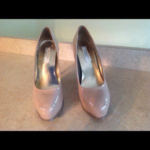 Simply Vera wang shoes