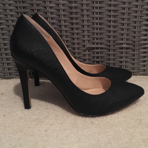 Size 8 black Jessica Simpson pumps