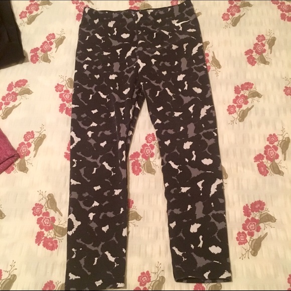 😍 cheetah Nike capris