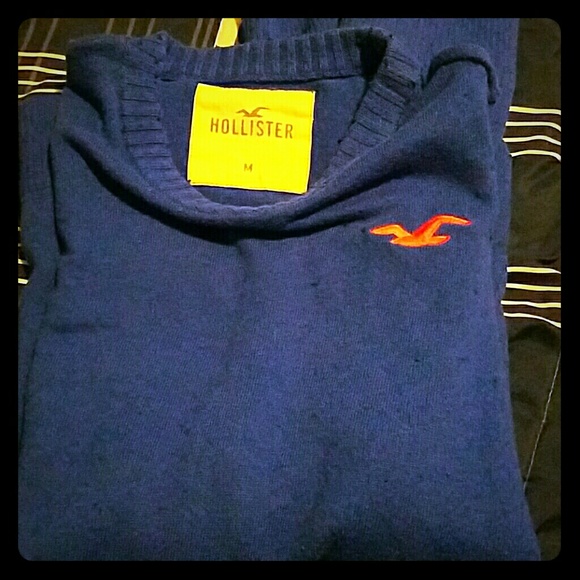 Hollister sweater