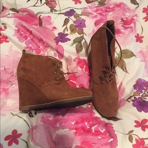 Steve Madden brown booties
