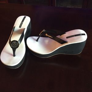 REDUCED ⭐️⭐️wedged sandals black  SALE ⚡️⭐️⭐️