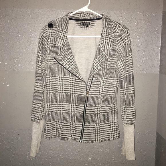 Houndstooth zip up sweater
